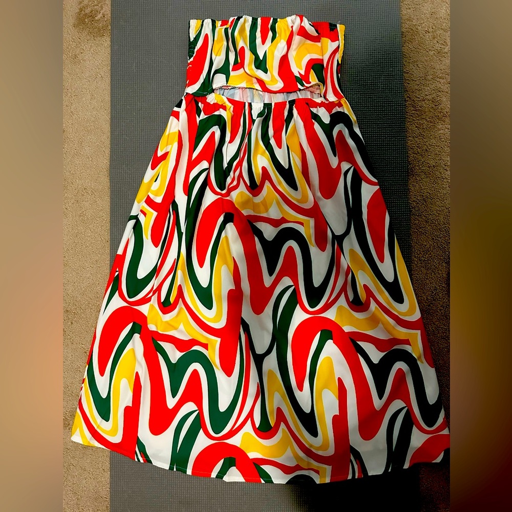 Peekaboo waist Midi Dress